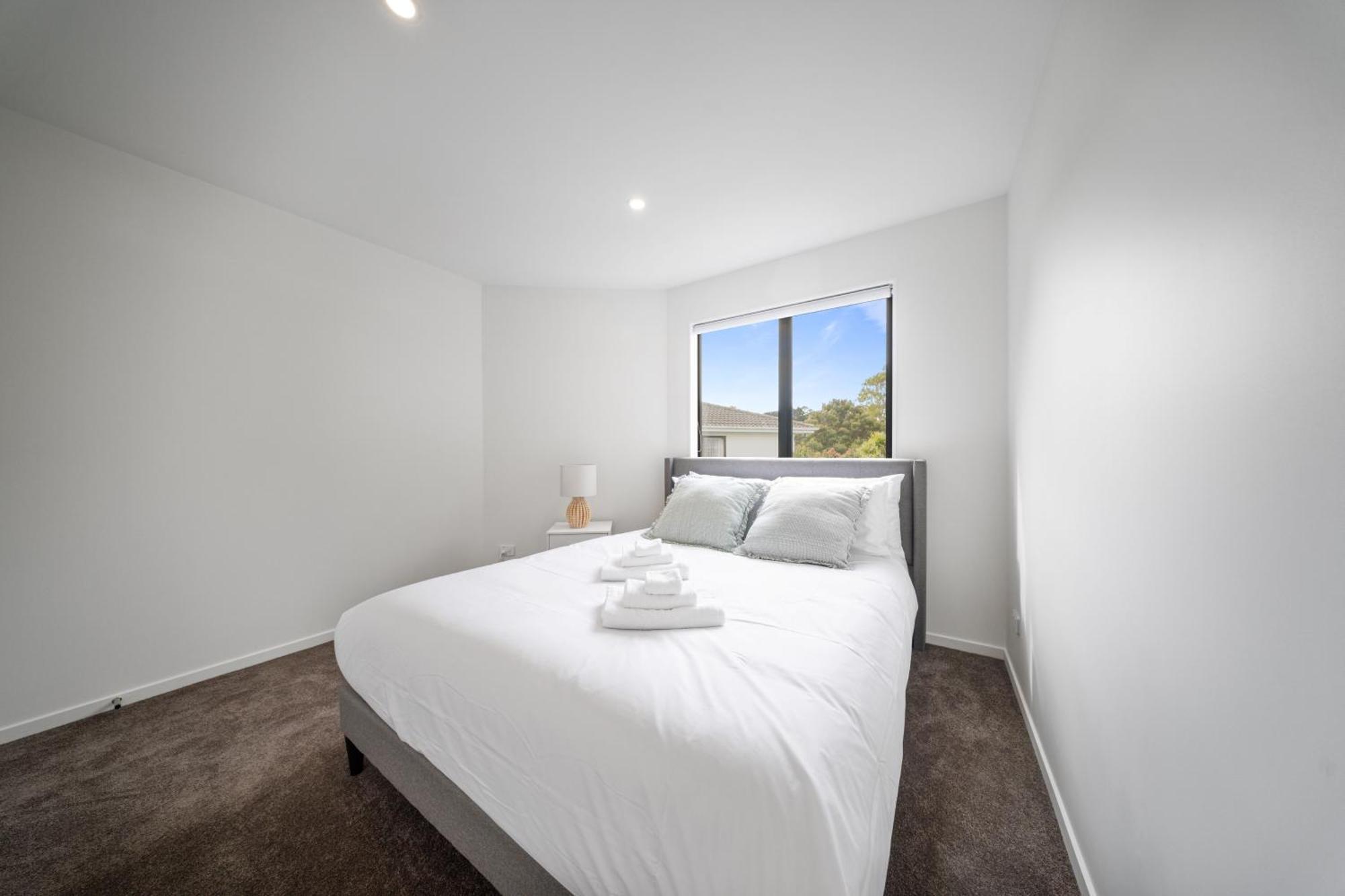 West Harbour Modern 4-Bedroom Retreat Окленд Экстерьер фото