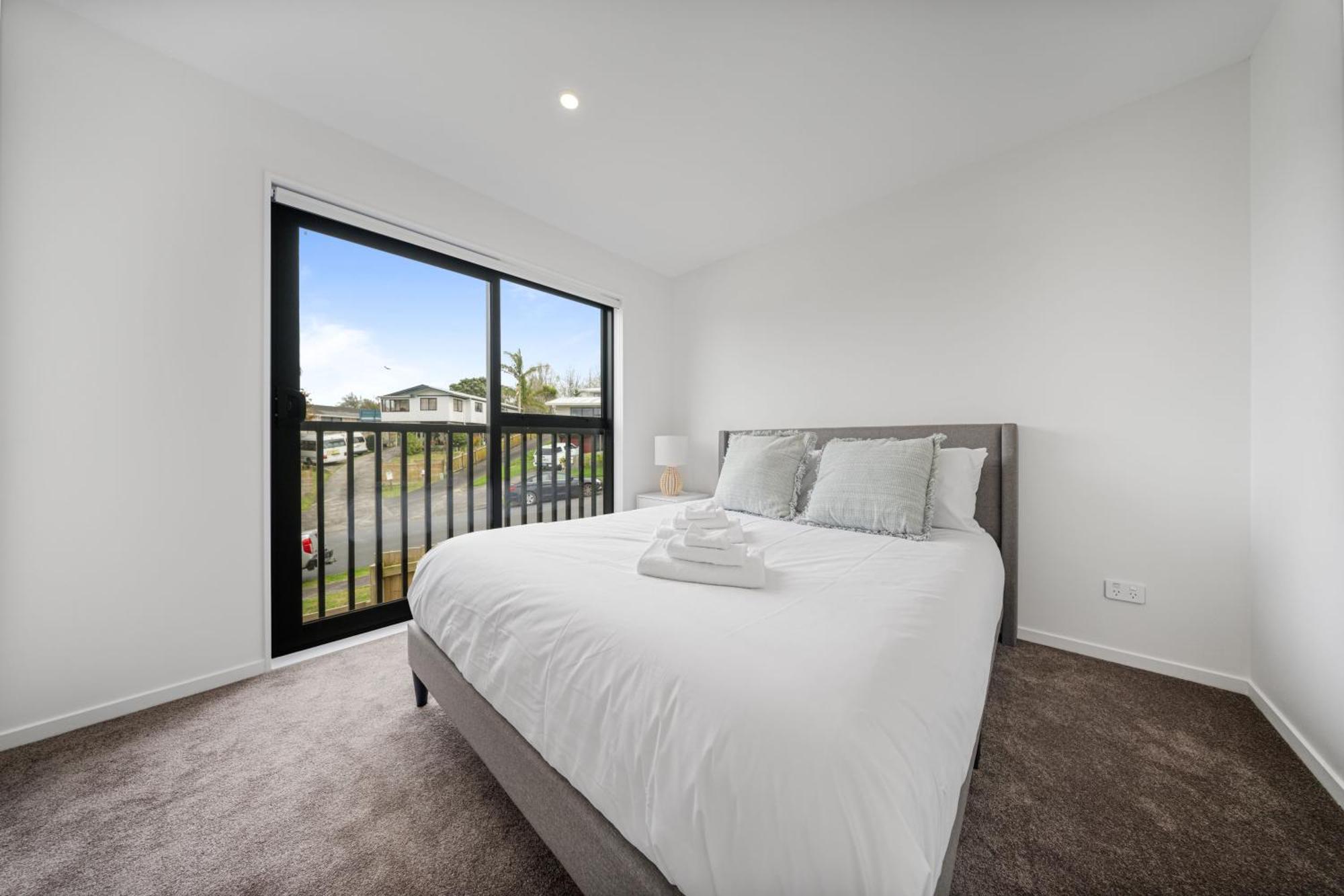 West Harbour Modern 4-Bedroom Retreat Окленд Экстерьер фото