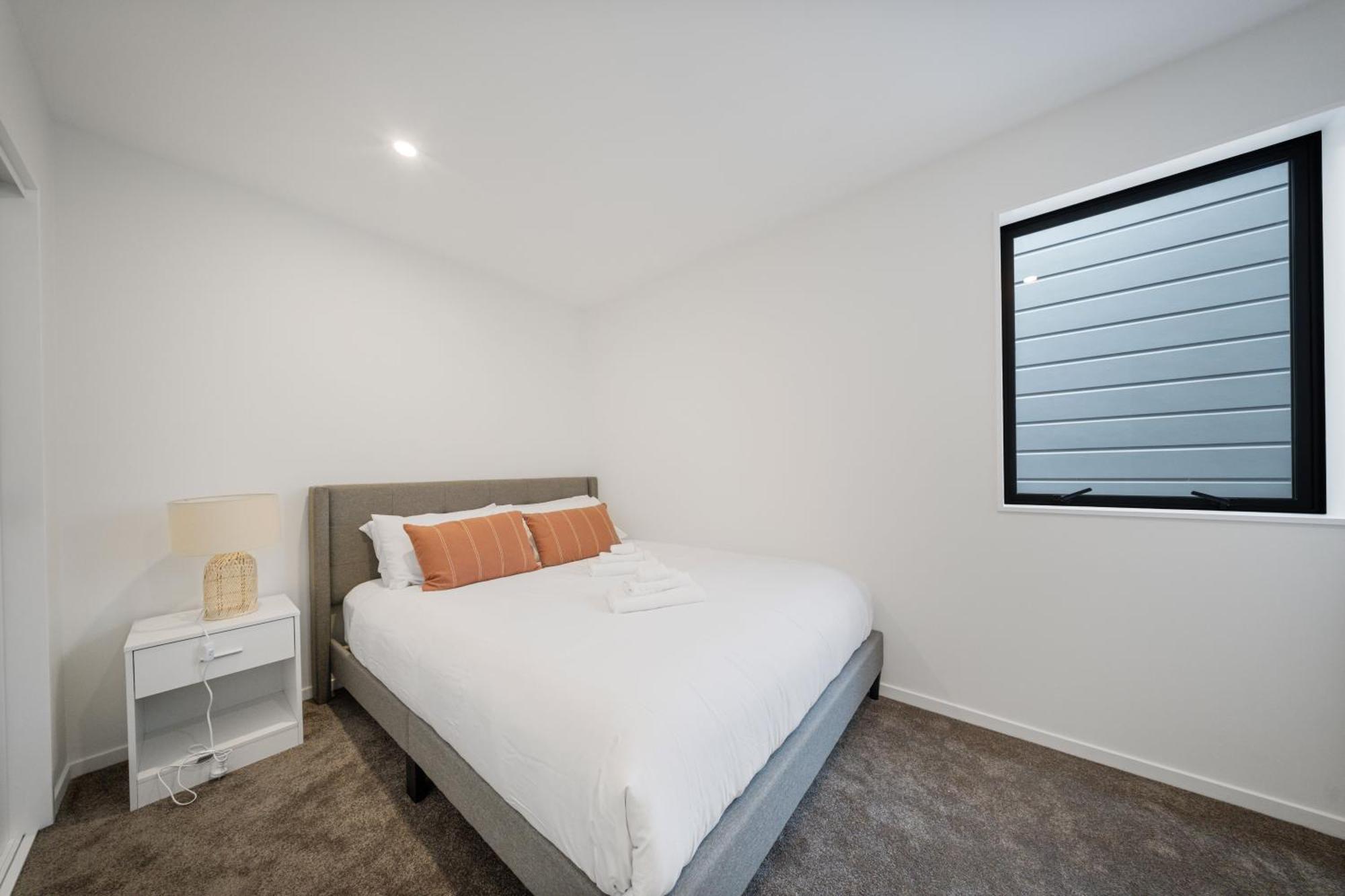 West Harbour Modern 4-Bedroom Retreat Окленд Экстерьер фото